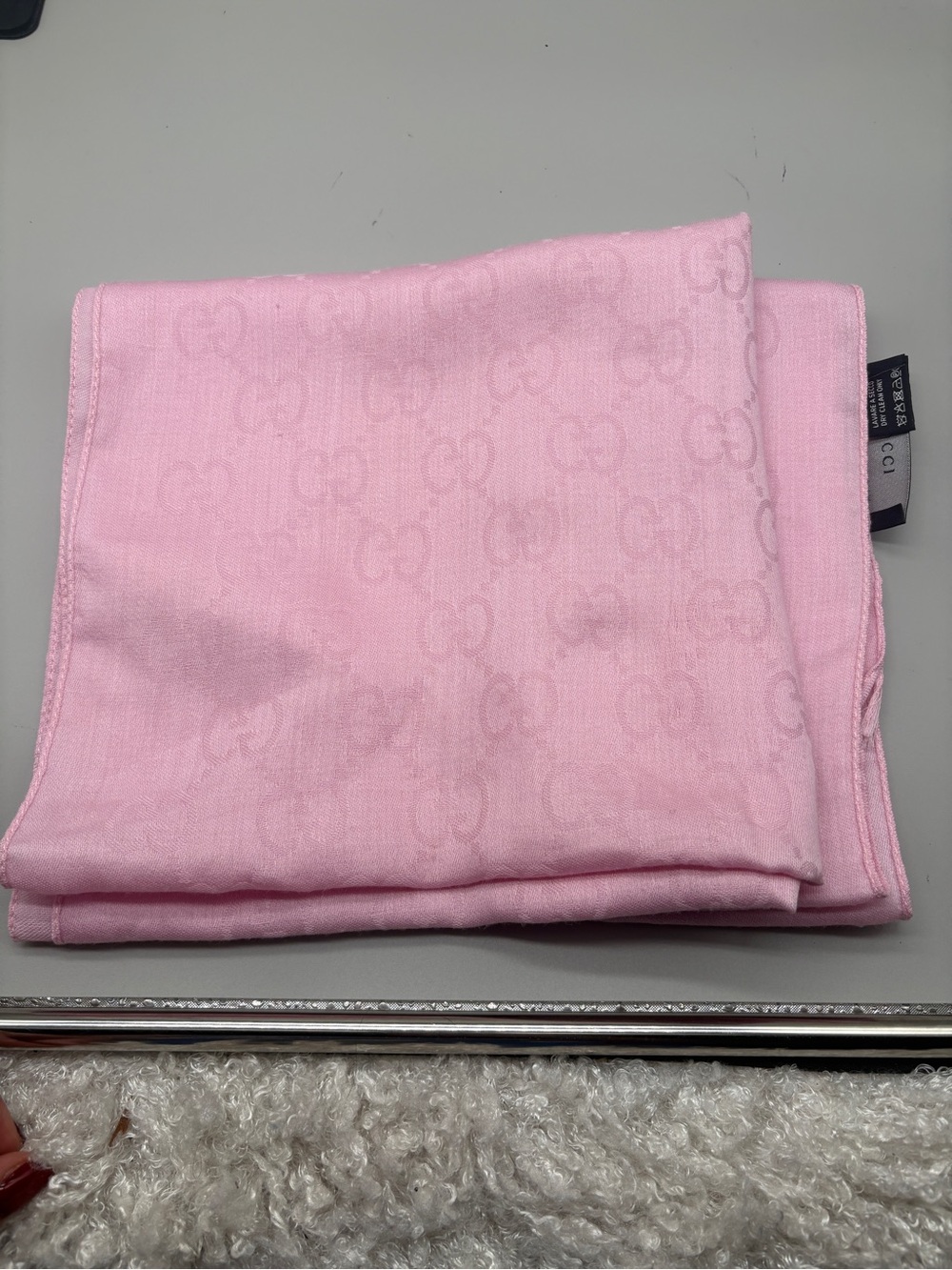 Gucci GG Monogram Pink Jacquard Scarf Shawl Made in Italy